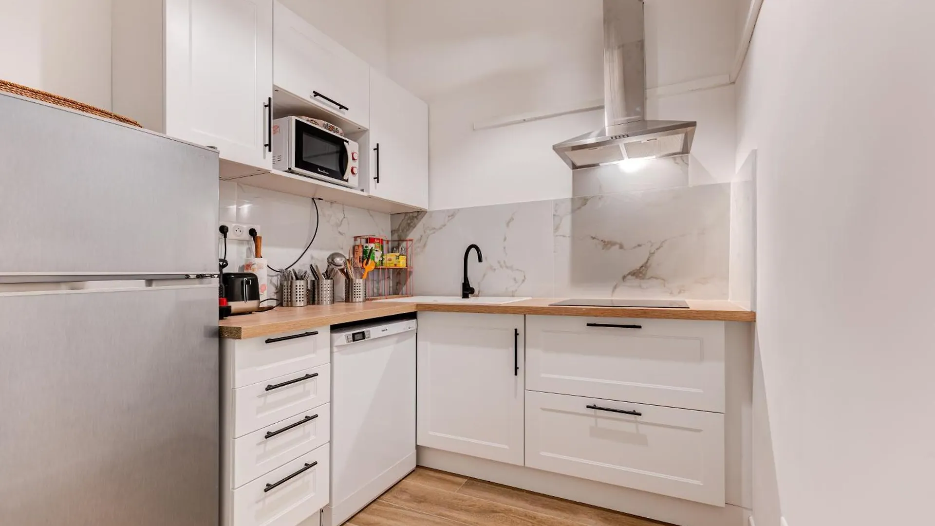 Vieille Ville - 5 Pers, Ac, Wifi Nice 0*,  France